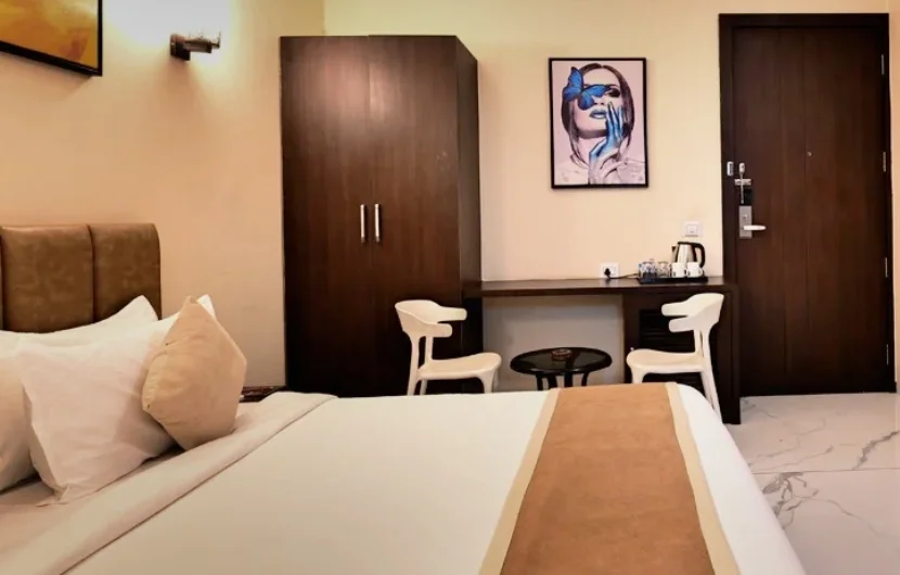 Deluxe Room 2